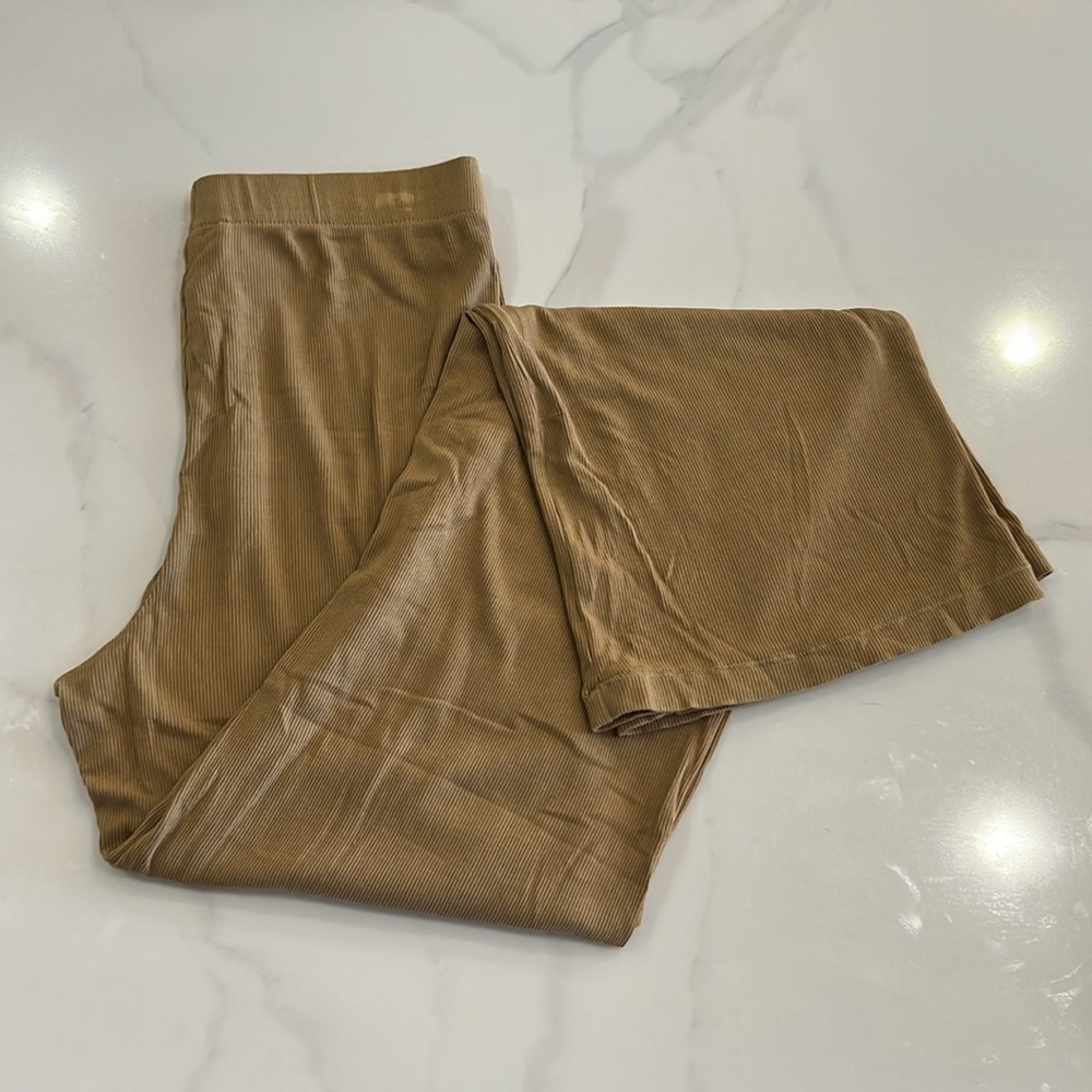 SKIMS Ribbed Lounge Set - Picture 9 of 13